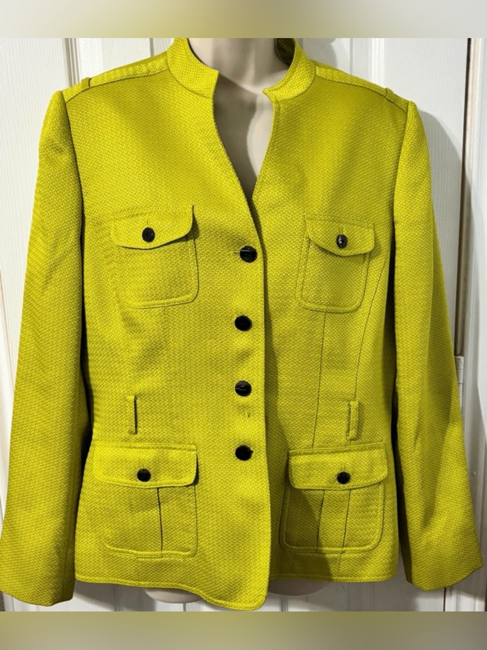 Tahari Arthur S. Levine blazer